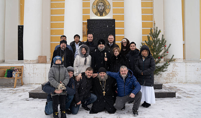 В Тверской области к службе митрополита Амвросия присоединились гости из Таиланда и Австрии
