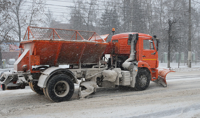 239 единиц спецтехники чистят региональные и межмуниципальные дороги Тверской области