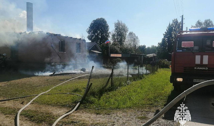 В Удомельском округе загорелся жилой дом