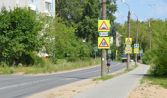 На Зеленом и Промышленном проездах в Твери проверили отремонтированные тротуары