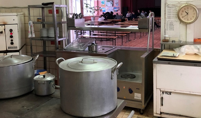 В школе Тверской области пройдет дезинсекция из-за таракана в супе