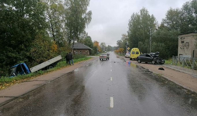 В Тверской области «Хендай» столкнулась с «Газель»