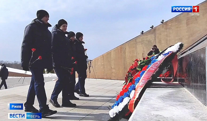 Ученикам кадетского класса УФСБ по Тверской области организовали экскурсию к Ржевскому мемориалу
