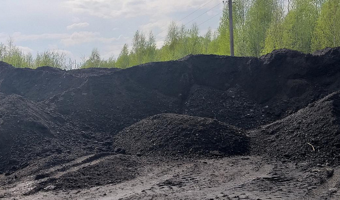 Дорожники загрязнили почву асфальтовой крошкой в Тверской области