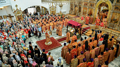 В Твери проходит торжественное перенесение мощей Михаила Тверского в Спасо-Преображенский собор