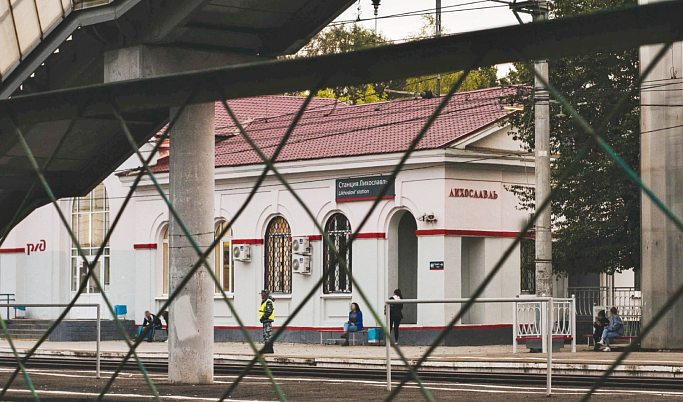 На ж/д станции в Лихославле мужчина угрожал застрелить своего приятеля