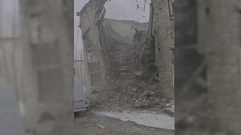 В Тверской области обрушилась стена заброшенного здания завода
