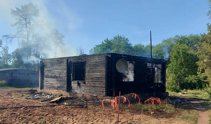 В Тверской области в результате пожара погибла женщина и 3-летний ребенок