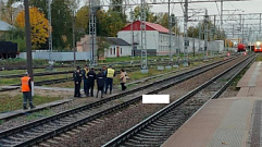 В Твери на ж/д вокзале поезд насмерть сбил женщину