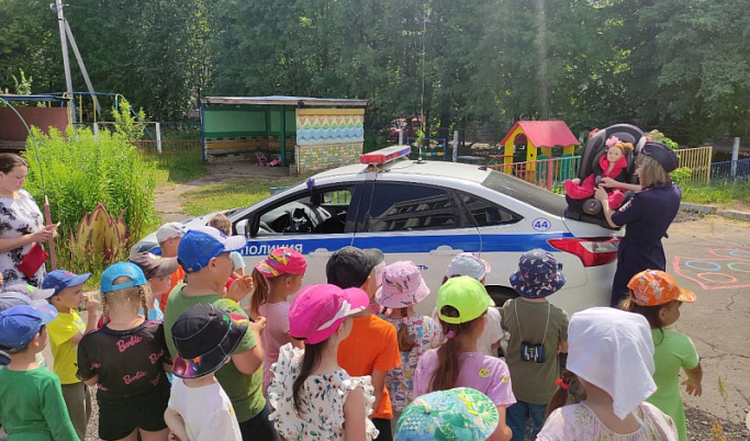В Твери для дошкольников провели мероприятие «Безопасность на дороге»