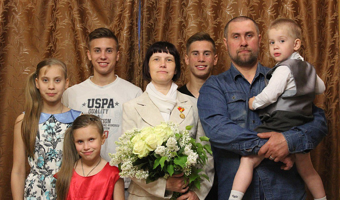С начала года региональный материнский капитал получили 565 многодетных семей Тверской области