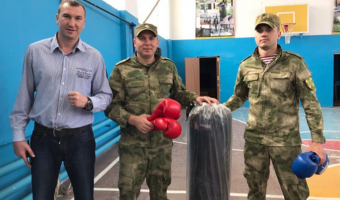 Росгвардия Тверской области получила спортивный инвентарь для занятий единоборствами