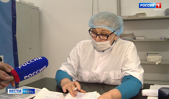Число желающих привиться от коронавируса в Тверской области не снижается 