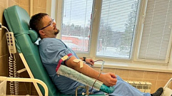 Заведующие отделений тверской областной больницы сдали кровь для тяжелобольных