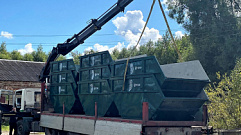 В Ржев доставили новые мусорные контейнеры 