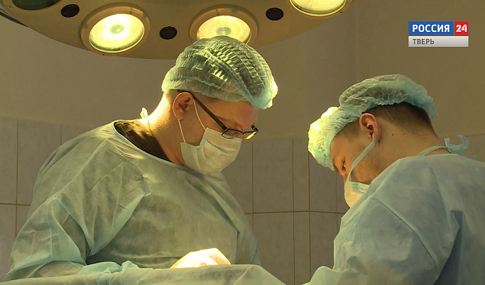 «Многие ли люди могут сказать, что спасли жизнь»: интервью с тверским хирургом Максимом Страховым