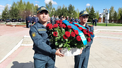 Делегация Казахстана возложила цветы к Мемориальному комплексу во Ржеве
