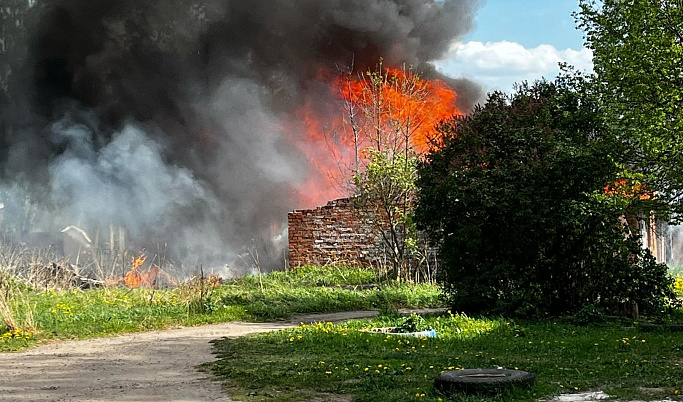 В Тверской области у жителей целого поселка сгорели вещи и техника