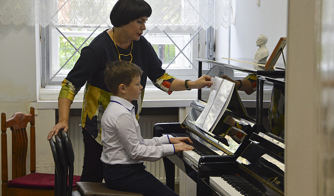 В Твери детская школа искусств №1 получила новые музыкальные инструменты в рамках нацпроекта
