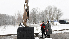 В Лихославле Игорь Руденя возложил цветы к памятнику неизвестному солдату и Обелиску Победы