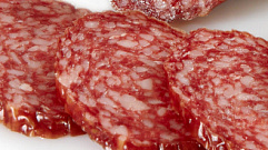 В колбасе на предприятии в Твери выявили превышение микробной трансглутаминазы