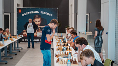 Сергей Карякин провел в Твери сеанс одновременной игры с сильнейшими шахматистами Верхневолжья