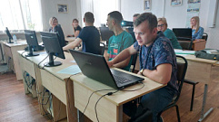 Центры занятости помогают жителям Тверской области получать новые профессии и повышать квалификации