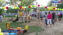 В деревне Тутань Тверской области жители своими силами построили детскую площадку