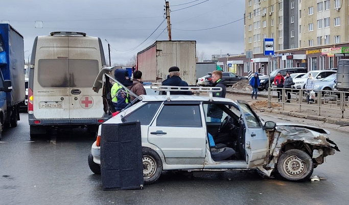 В Твери в ДТП с тремя машинами пострадал ребенок