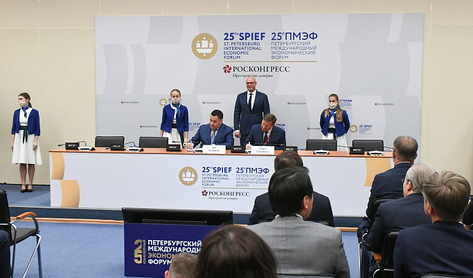ПМЭФ-2022: Игорь Руденя и Дмитрий Чернышенко договорились о сотрудничестве в сфере туризма