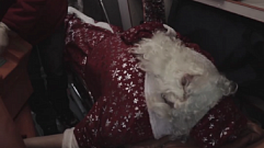 Врачи тверской «скорой» сняли видео о Деде Морозе, заболевшем коронавирусом