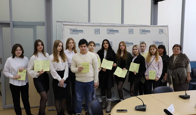 400 школьников из Тверской области получили первую профессию