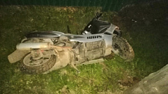 В Тверской области водитель скутера врезался в электрический столб