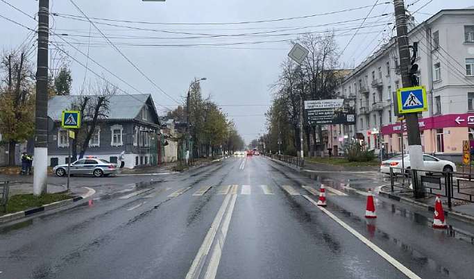 В Твери объявили в розыск водителя, сбившего женщину на «зебре»