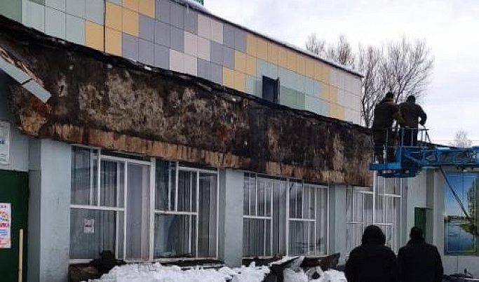 В Тверской области под окна рухнул бетонный козырек музея