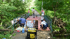 В Твери в поселке Химинститута отремонтировали мост через ручей