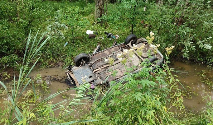 В Тверской области пострадал пассажир перевернувшегося авто на «Золотом кольце»