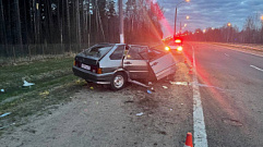 В Тверской области 22-летний водитель пострадал в ДТП с фонарем