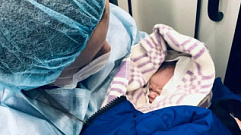 Тверские медики приняли преждевременные роды по дороге в больницу в карете «скорой помощи»