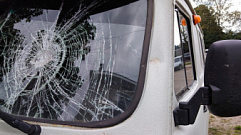 Житель Тверской области, разозлившись на знакомого, разбил стекла в его автомобиле