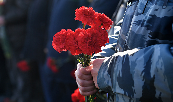 В Твери состоялась церемония возложения цветов к Памятнику воинам-интернационалистам