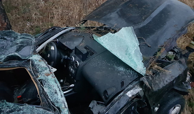 В Тверской области в перевернувшемся кроссовере погиб водитель