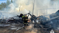 На территории турбазы в Тверской области потушили крупный пожар