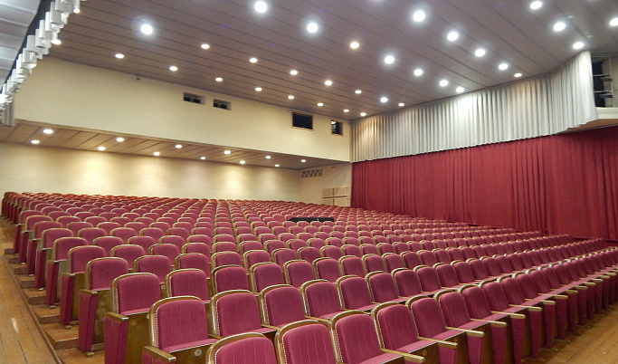Большой зрительный зал Дома культуры отремонтировали в Торопецком районе