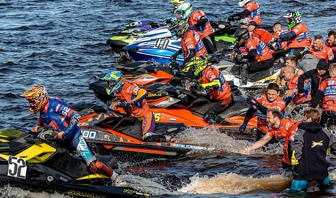 В Тверской области проходит Чемпионат России по водно-моторному спорту