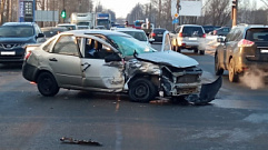 Лобовое столкновение на Московском шоссе в Твери: есть пострадавшие