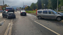 При столкновении легковушек в Твери пострадал водитель