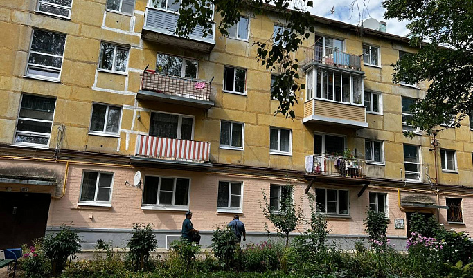 В Тверской области с третьего этажа выпал 2-летний ребенок