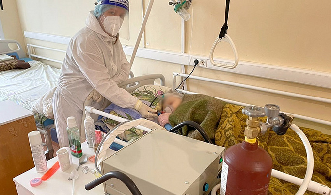 В Тверской области больных коронавирусом лечат кислородно-гелиевой смесью