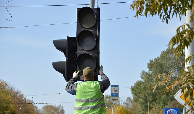 Новый светофор будет регулировать движение на Петербургском шоссе в Твери